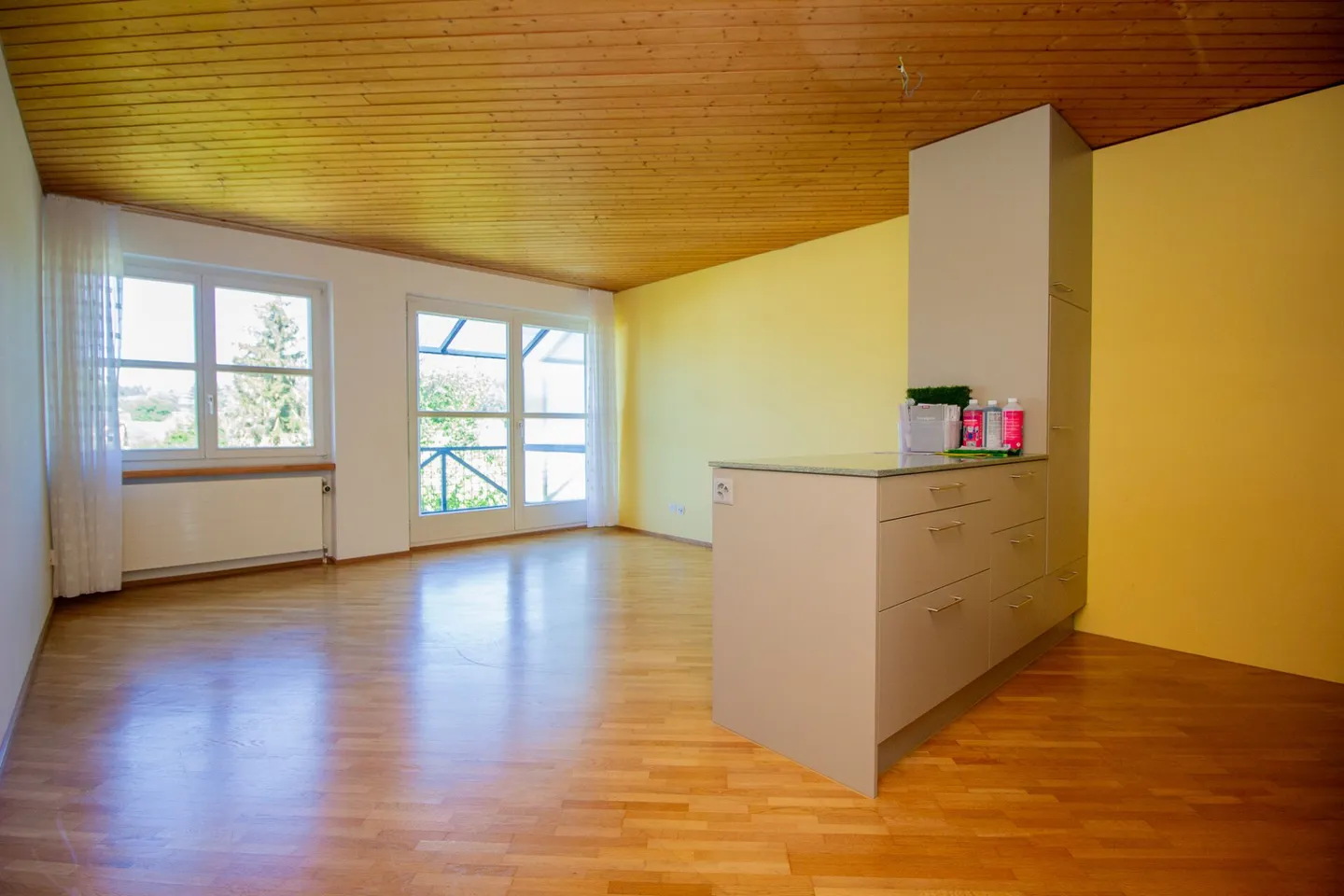 Compact living, central living - Photo 5 of 15