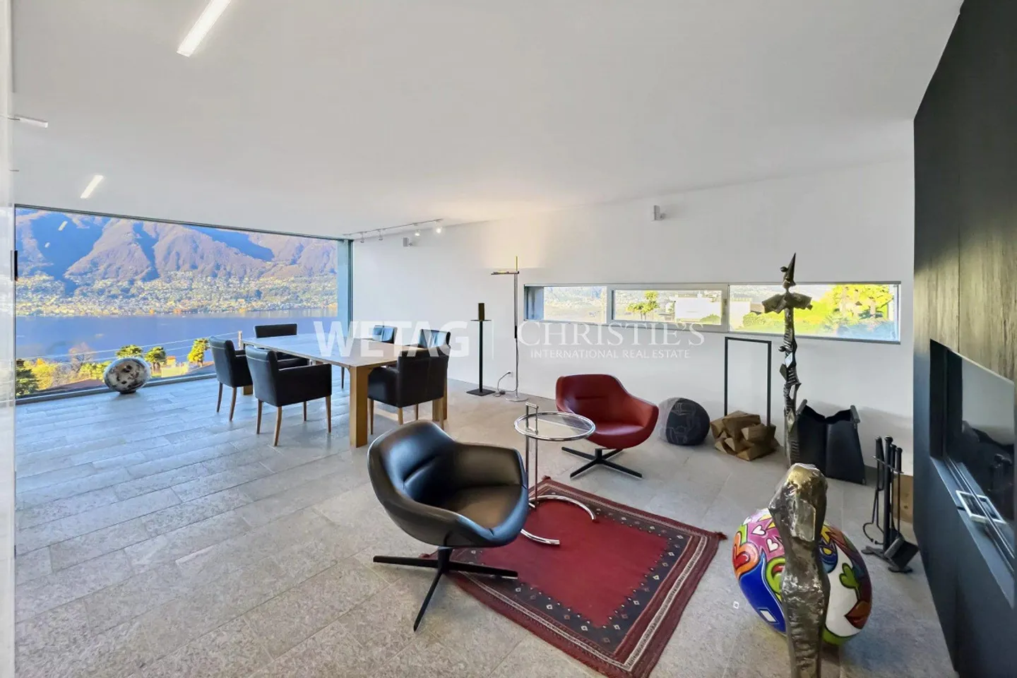 Exklusive Villa mit Panoramablick, grosszügigen Terrassen & Aussenp... - Foto 4 von 13