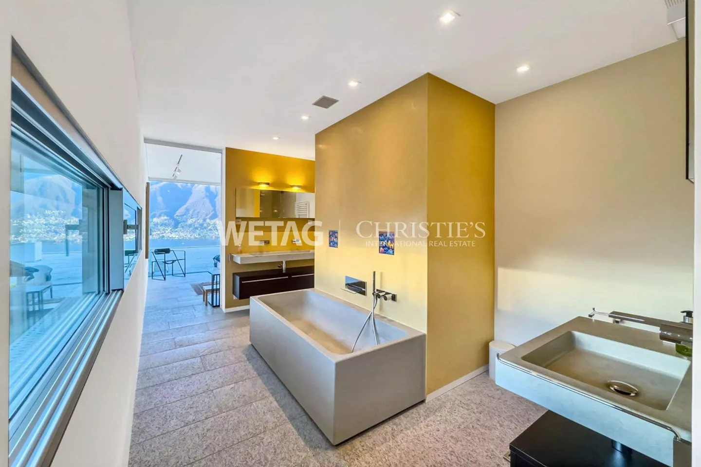 Exklusive Villa mit Panoramablick, grosszügigen Terrassen & Aussenp... - Foto 7 von 13