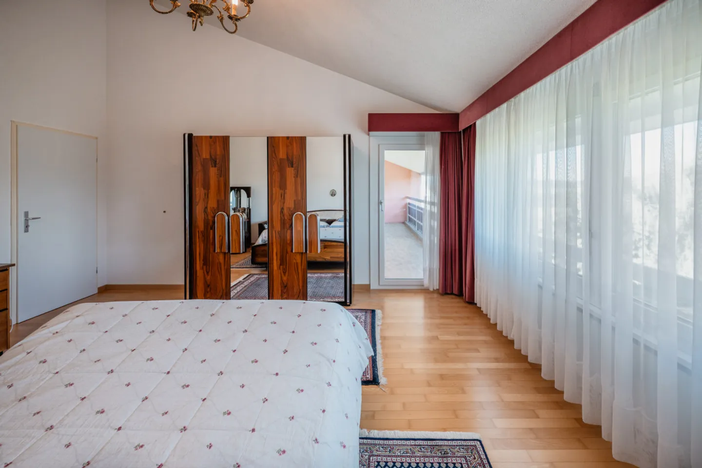 EXCLUSIVITY IMMO2Z: Individual villa with 6.5 rooms and independent apartment - Photo 7 of 14