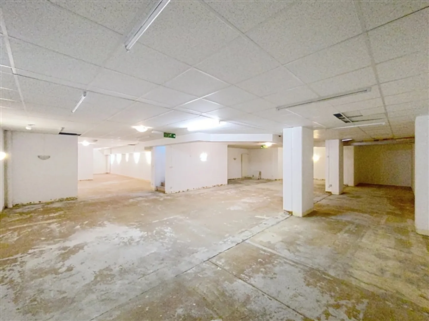 Belle passage spacieuse près des Nations - Photo 14 sur 15