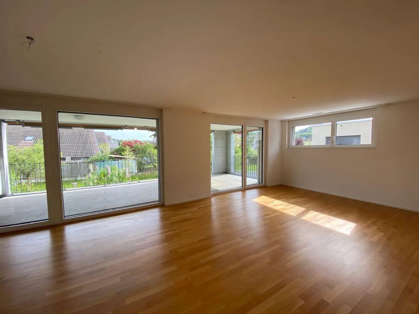 Moderne Familienhaus mit Balkon - Foto 7 von 10