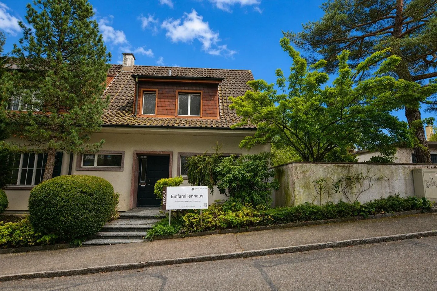 Charmantes Landhaus mit Garten - Foto 1 von 13