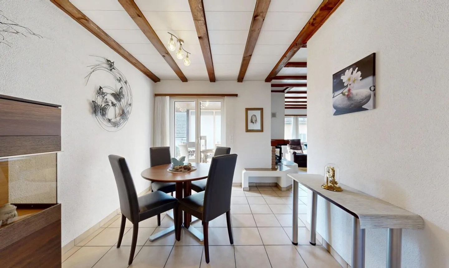 Family-friendly home with garden and double garage in Grenchen - Photo 7 of 11