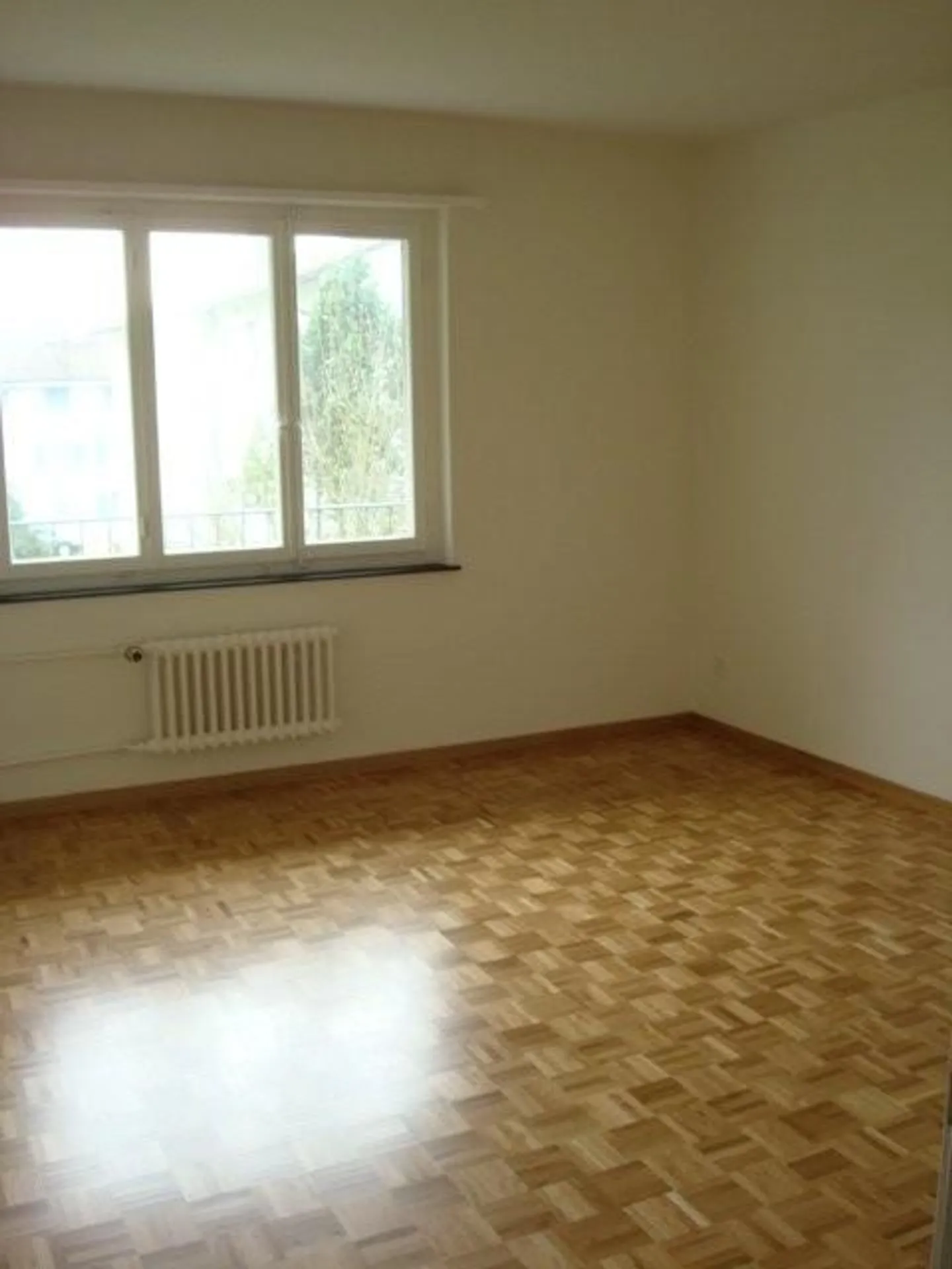 Quietly located yet central 3-room apartment - Photo 6 of 8