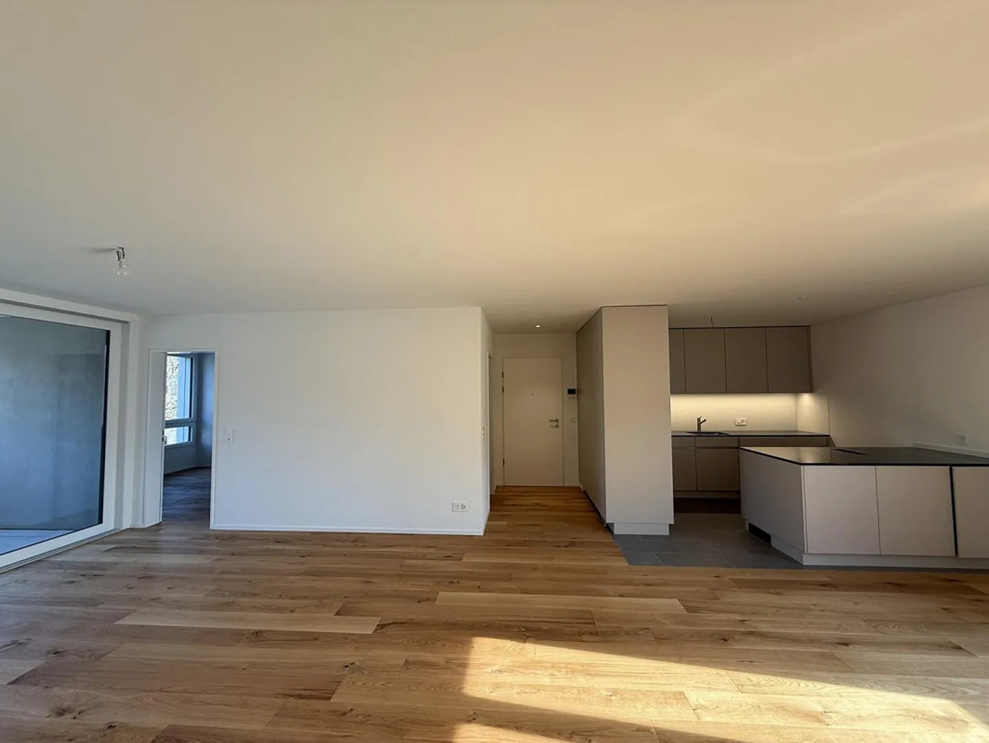 Modern new apartment with high-quality finish in the center of Sissach - Photo 2 of 12