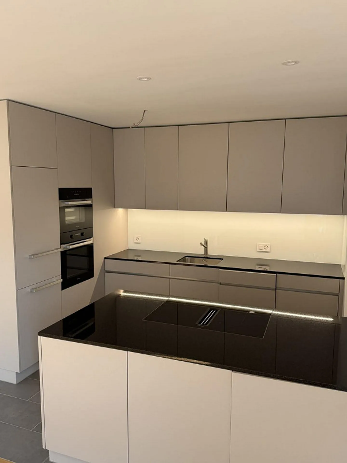 Modern new apartment with high-quality finish in the center of Sissach - Photo 3 of 12