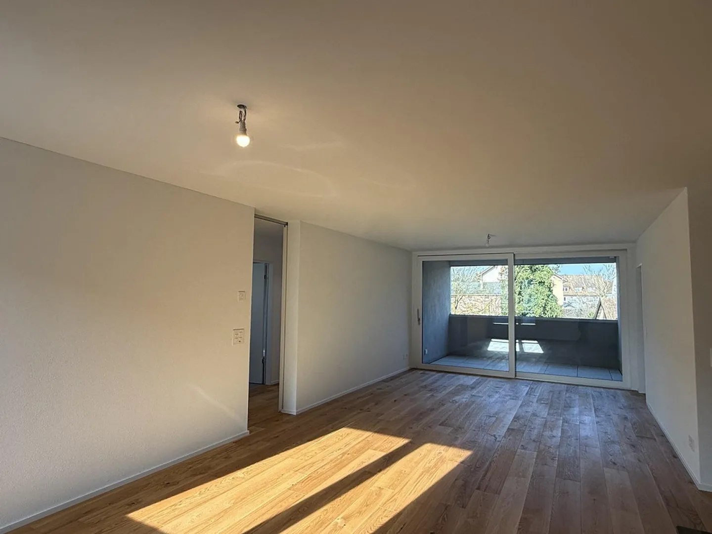 Modern new apartment with high-quality finish in the center of Sissach - Photo 4 of 12