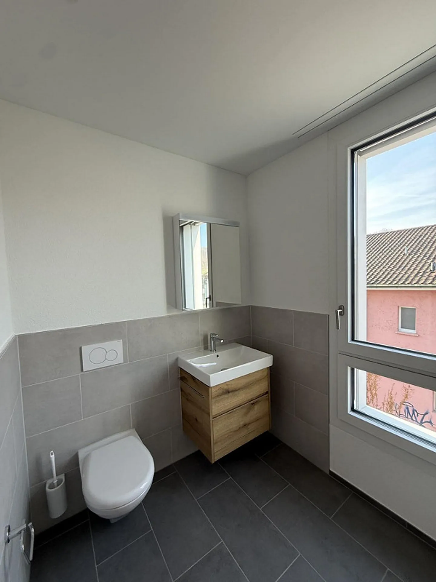 Modern new apartment with high-quality finish in the center of Sissach - Photo 6 of 12