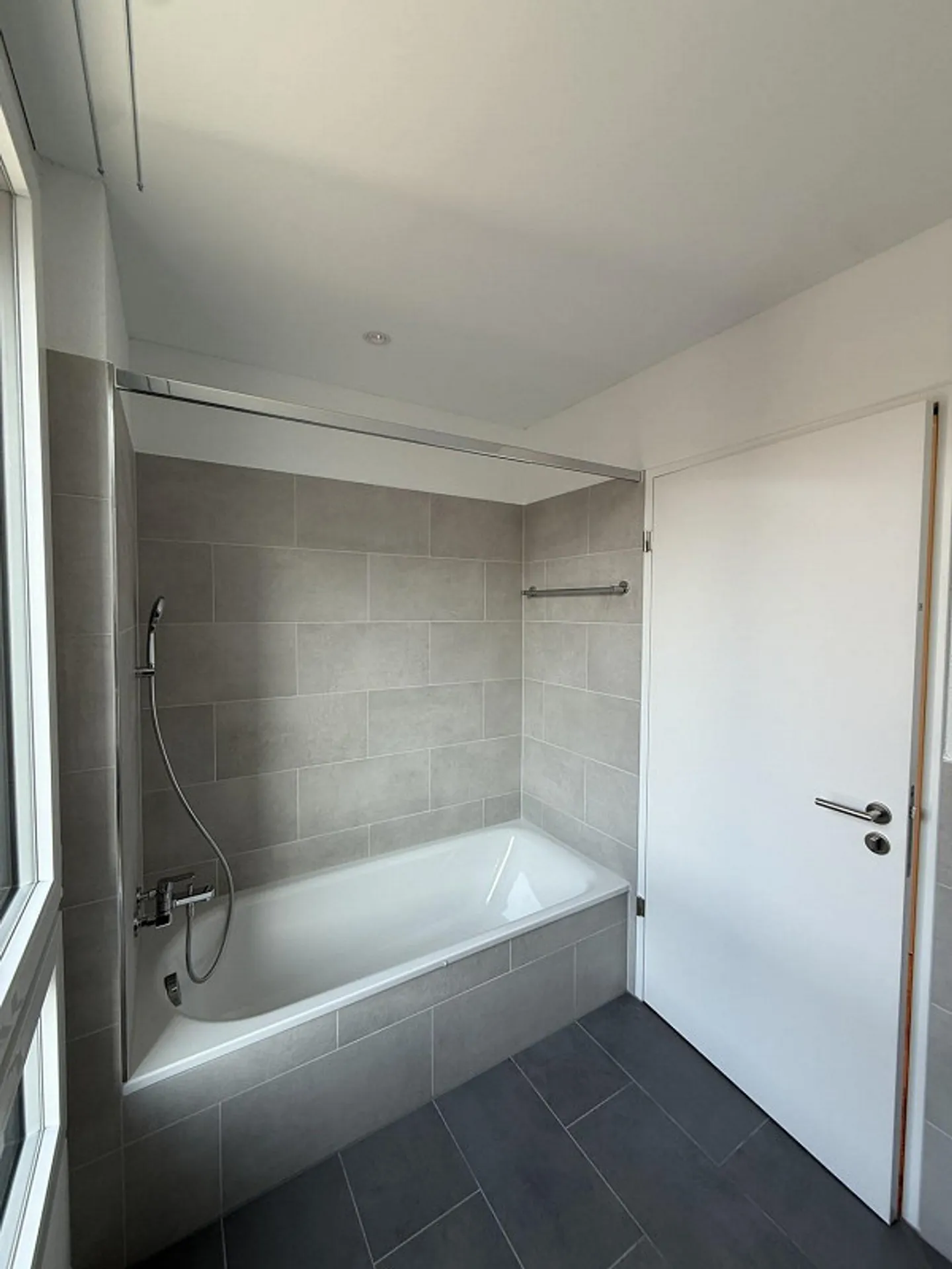 Modern new apartment with high-quality finish in the center of Sissach - Photo 7 of 12