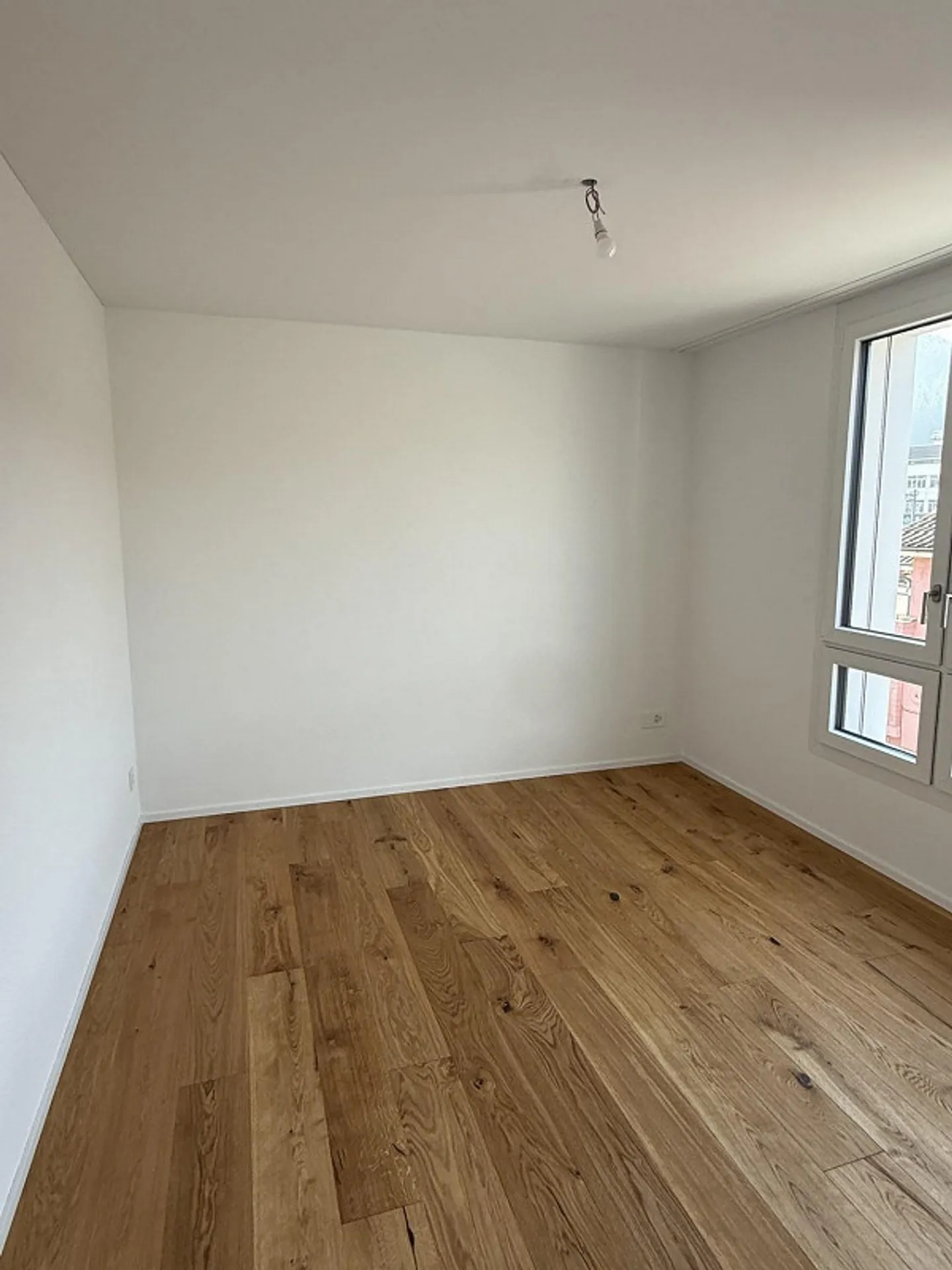 Modern new apartment with high-quality finish in the center of Sissach - Photo 10 of 12