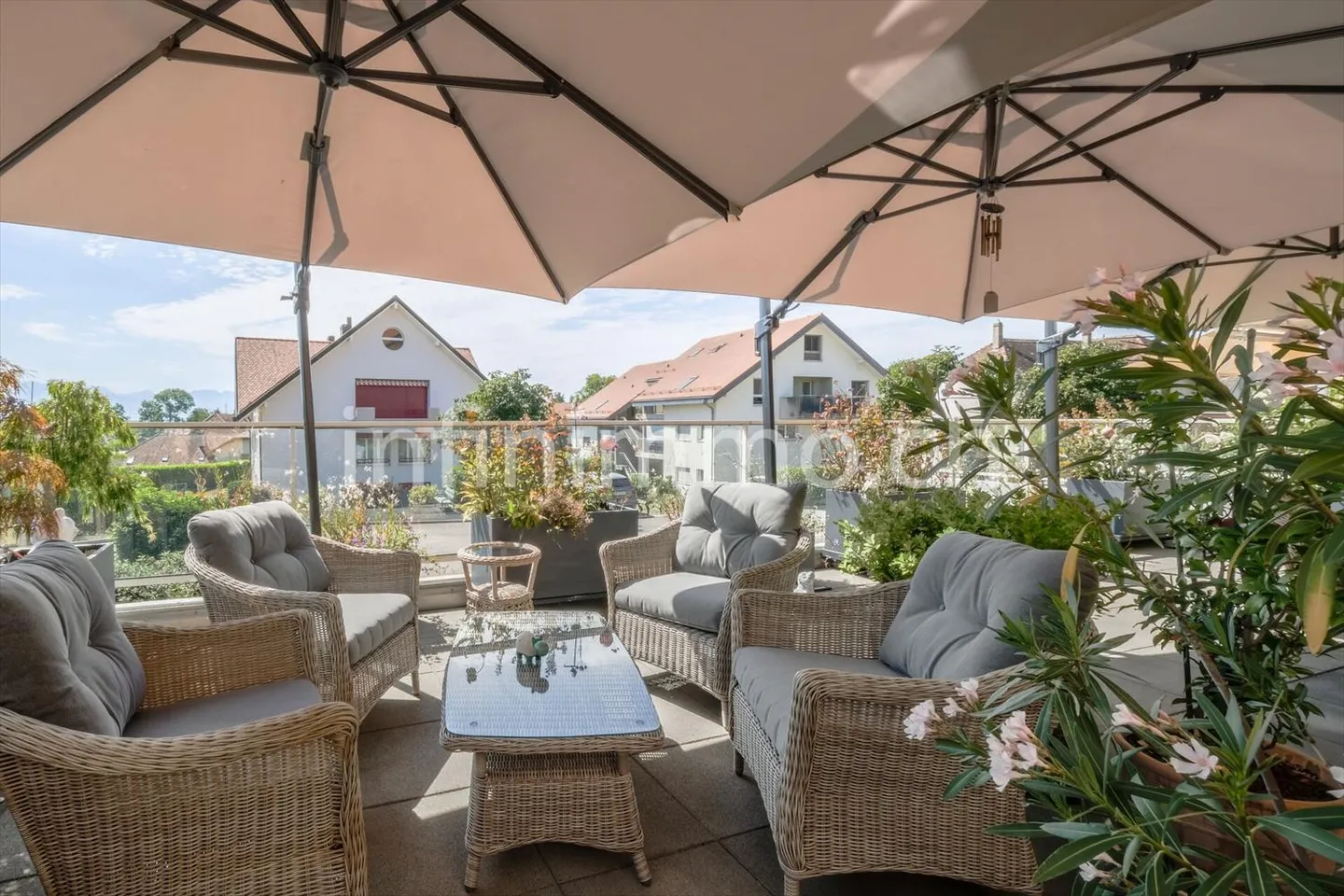 FECHY - Bel appartement avec vue et jardin - Photo 2 sur 13