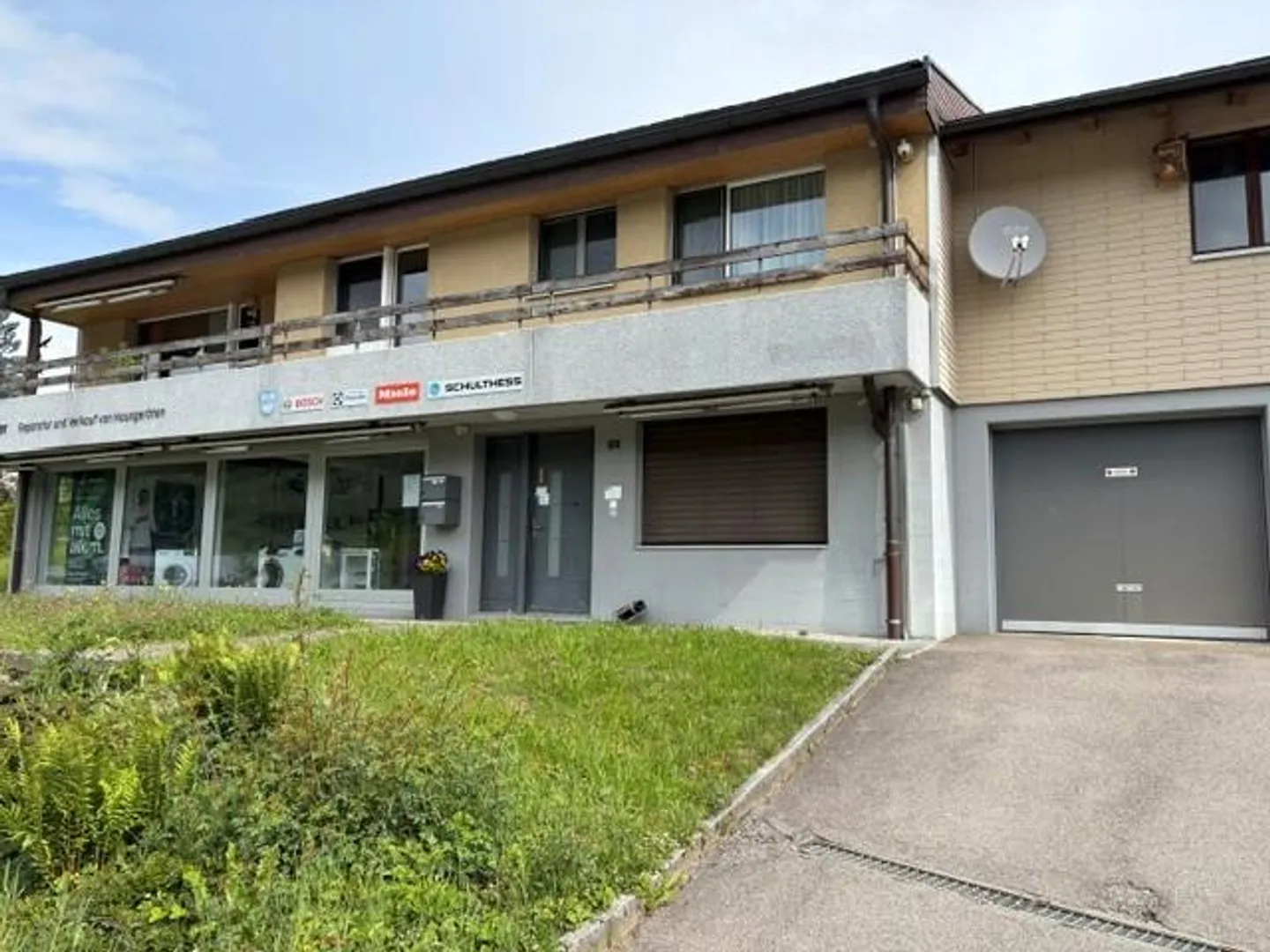 Vivre avec une vue sur les montagnes - Appartement spacieux de 4,5 pièces - Photo 1 sur 14