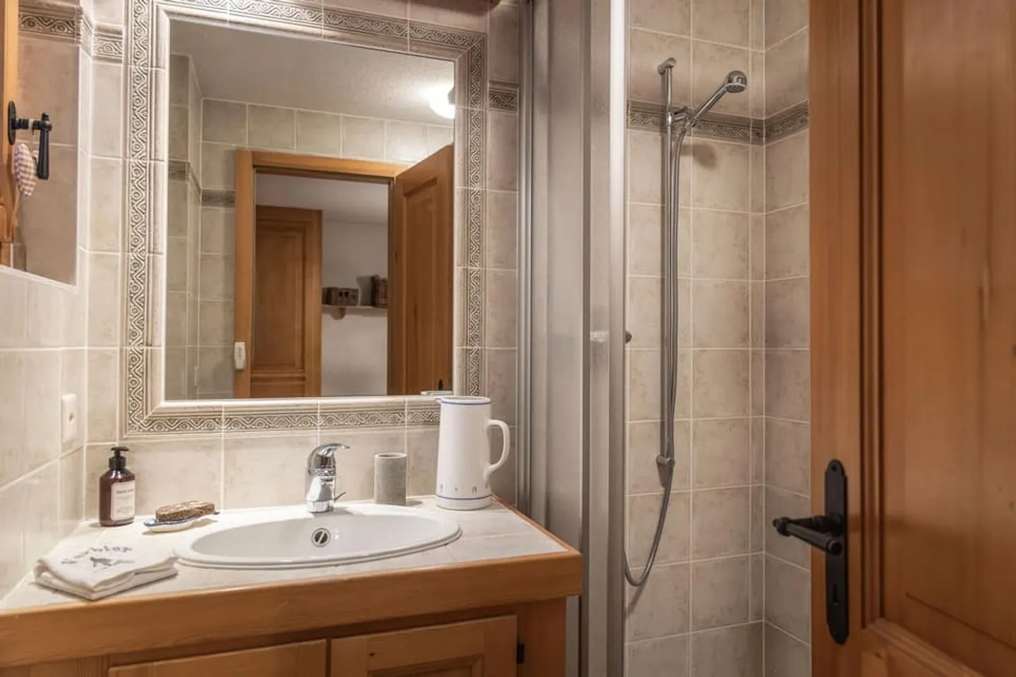 Appartement confortable au rez-de-chaussée avec jardin et terrasse. - Photo 9 sur 12