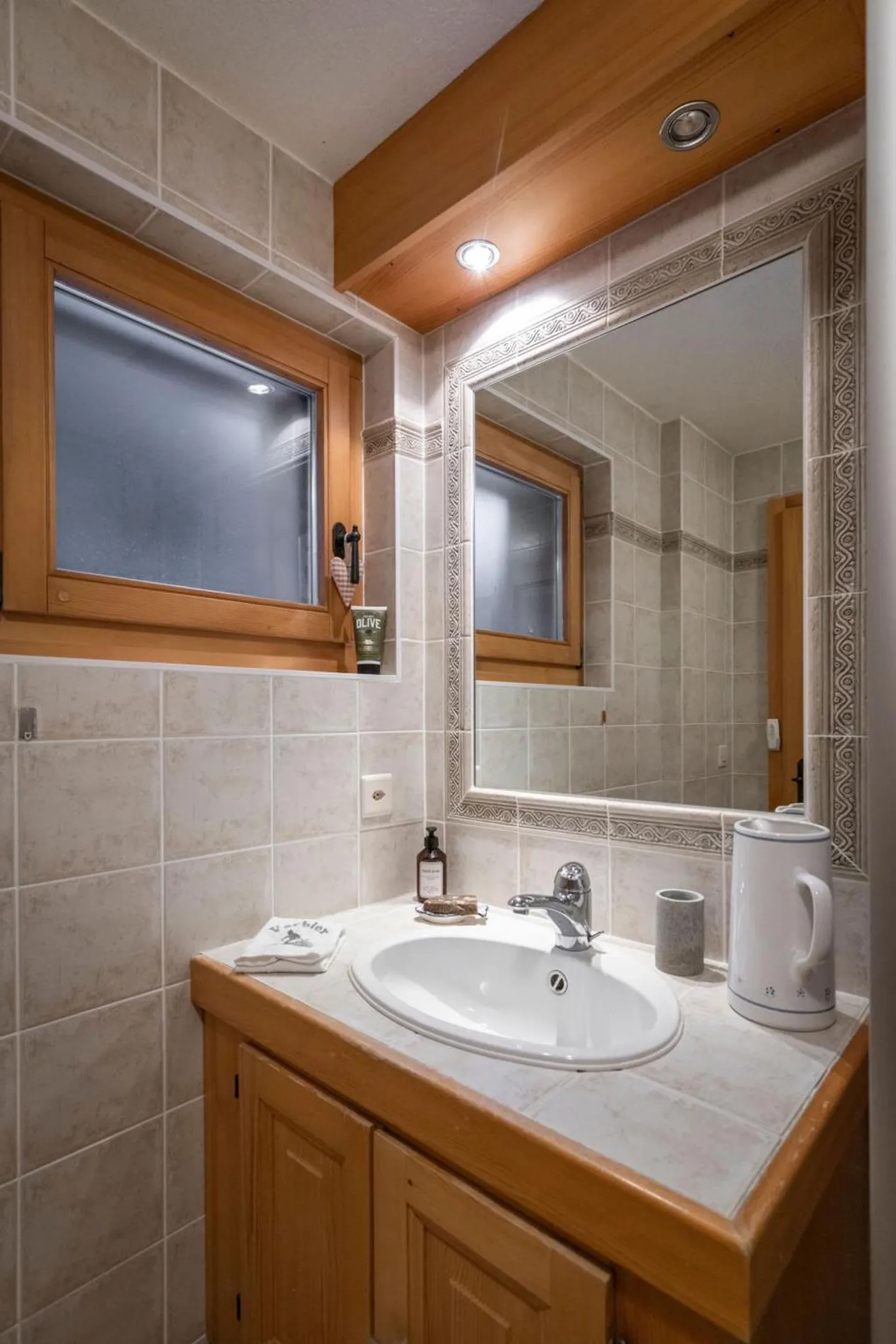 Appartement confortable au rez-de-chaussée avec jardin et terrasse. - Photo 11 sur 12