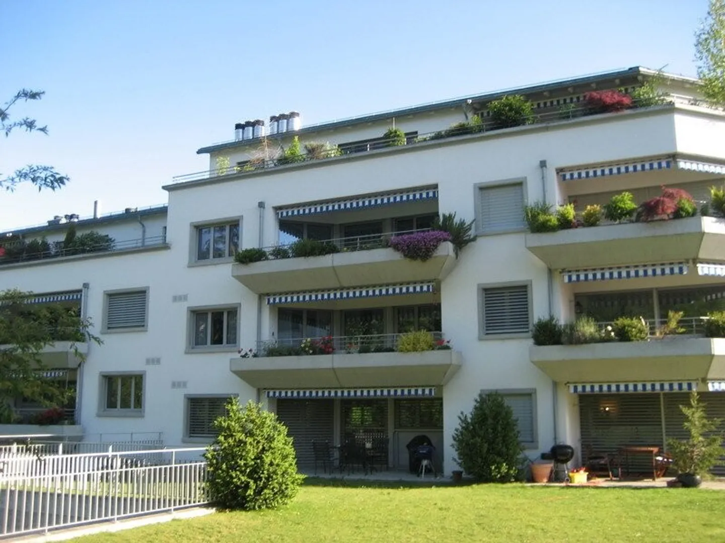 Apartment for rent in a quiet residential area at Zollikerberg - Photo 1 of 9