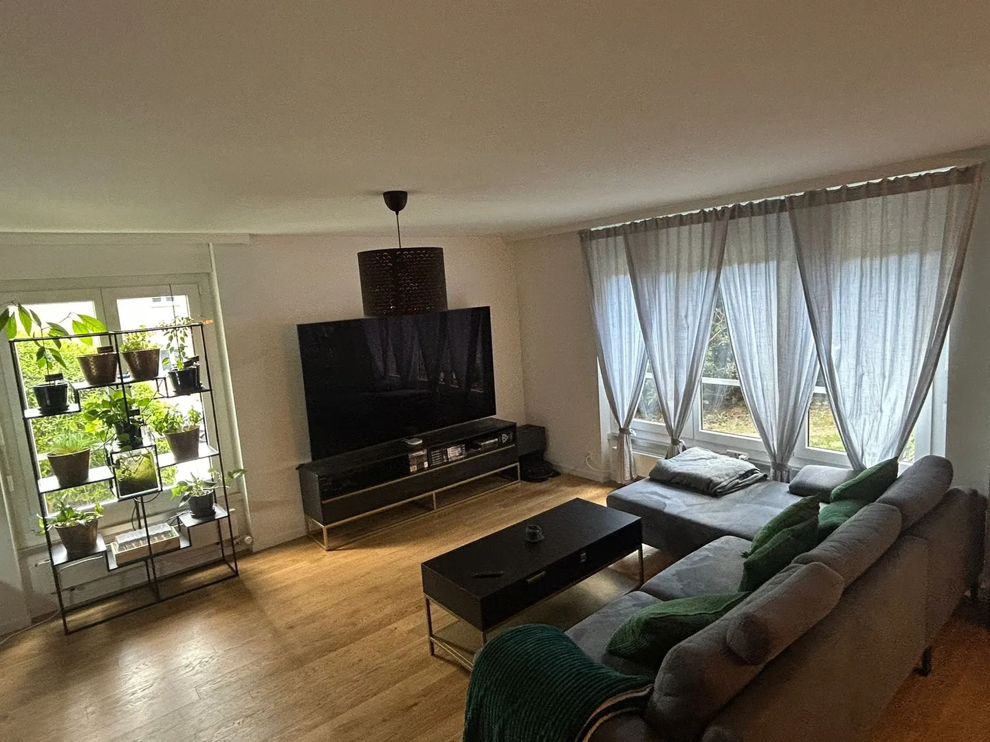 APPARTEMENT 4½ PIÈCES À ZURICH - DISTRICT 10 HÖNGG, MEUBLÉ, TEMPORAIRE - Photo 1 sur 11
