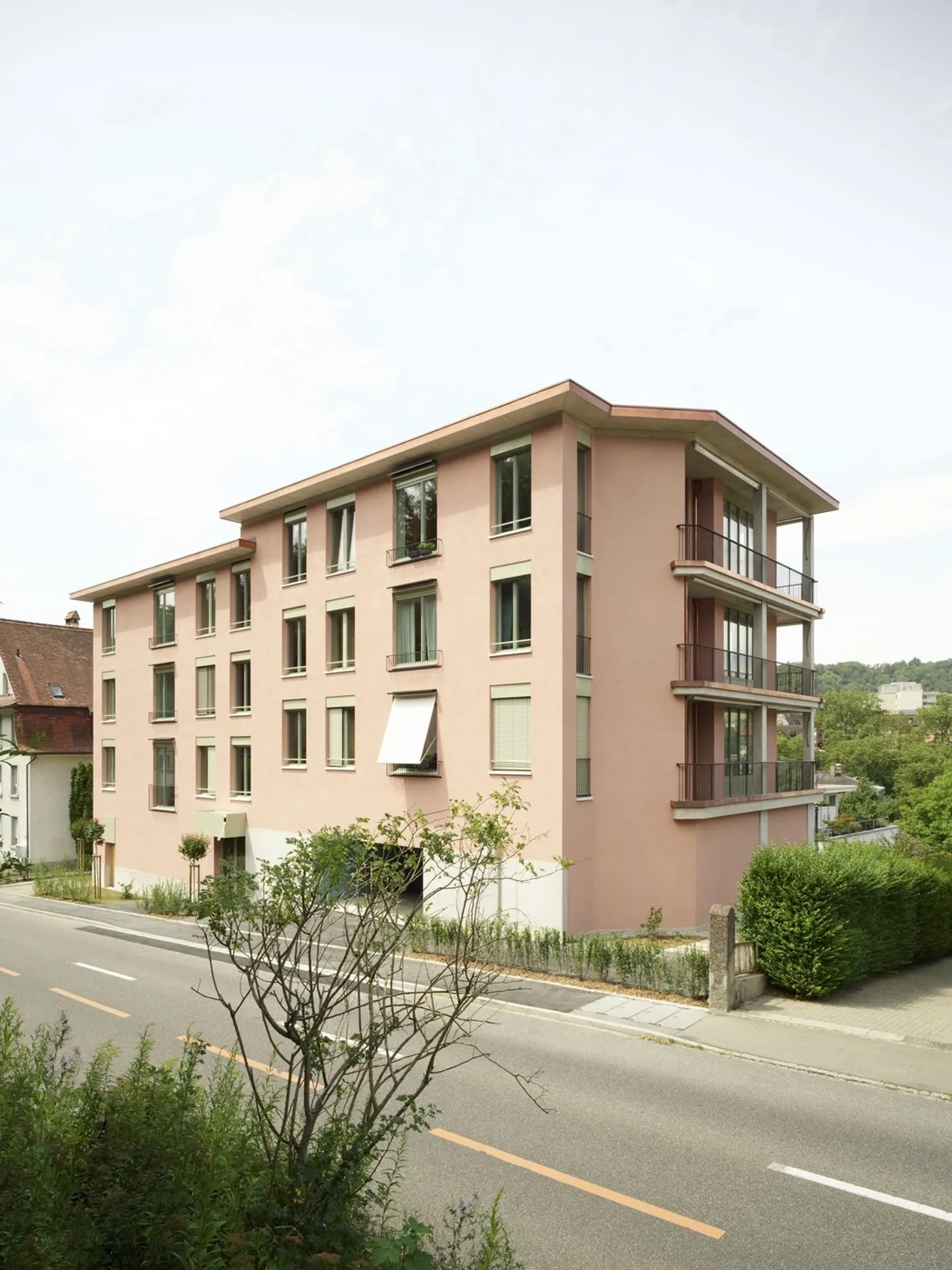 Tolle 2.5-Zimmer-Wohnung in Ennetbaden mit 180° Aussicht - Photo 1 of 7