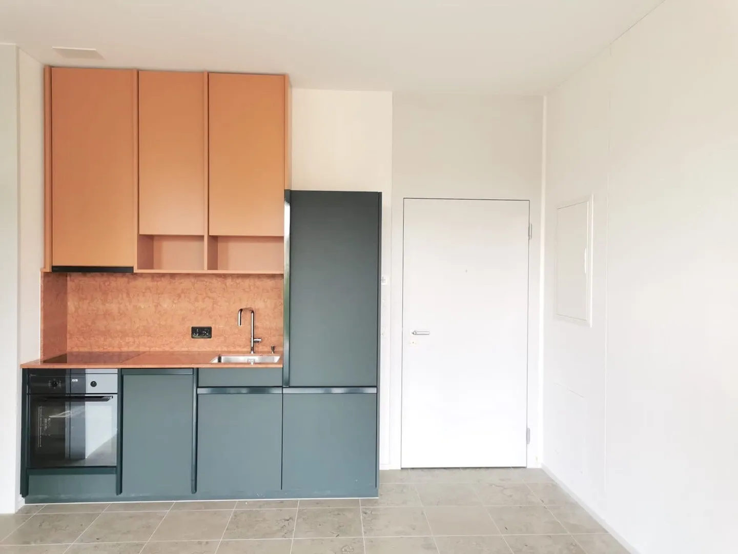 Tolle 2.5-Zimmer-Wohnung in Ennetbaden mit 180° Aussicht - Photo 2 of 7