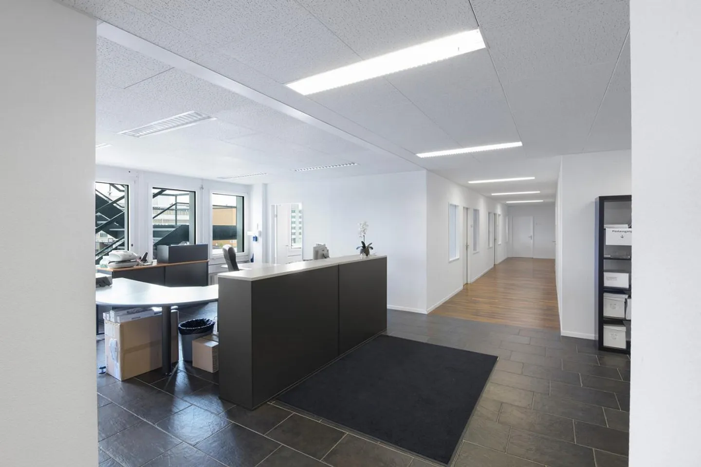 Connection to public transport and road network: 698 m2 developed office space - Photo 3 of 9