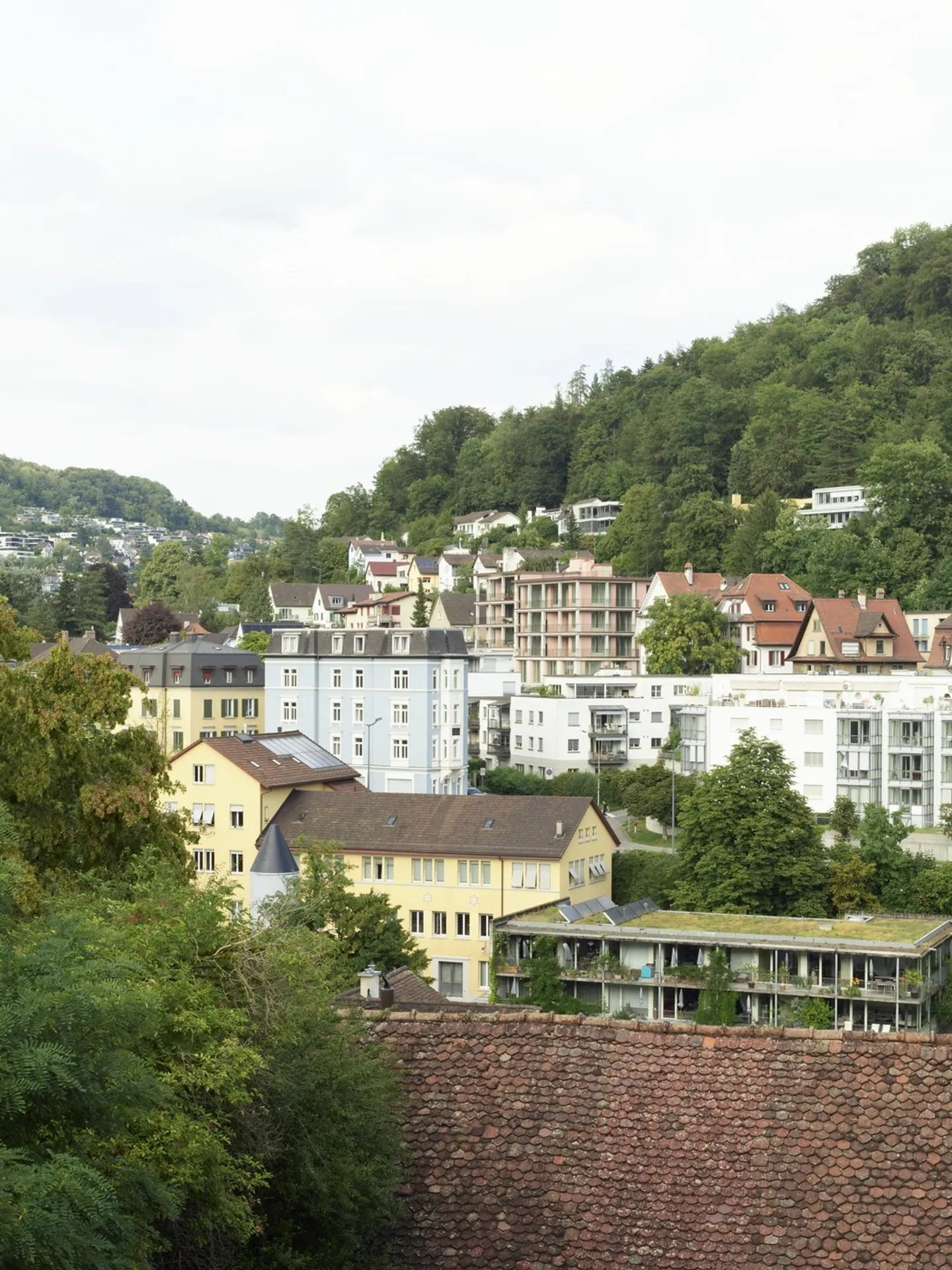 Tolle 2.5-Zimmer-Wohnung in Ennetbaden mit 180° Aussicht - Photo 7 of 7