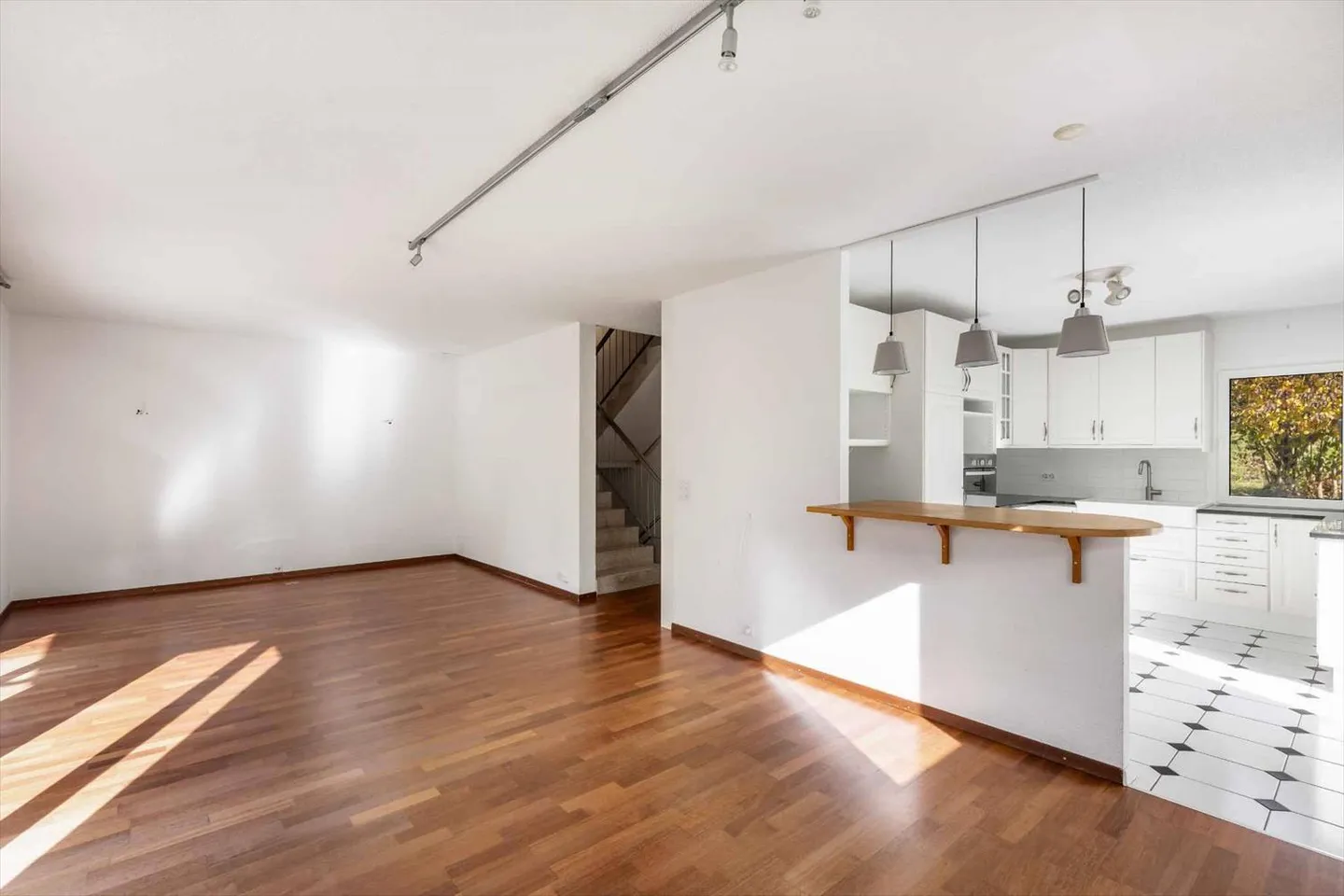 Semi-Detached House 5.5 Rooms - Photo 10 of 13