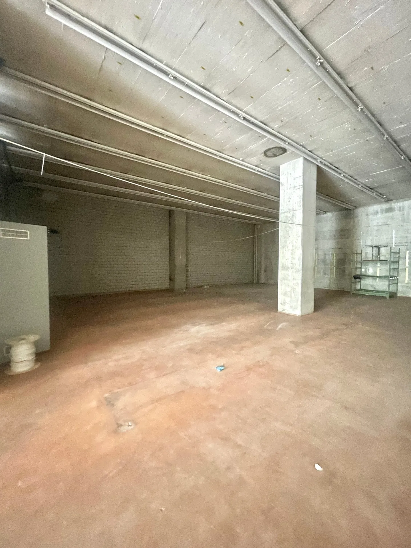 Spazio versatile in affitto per un pop-up store su Thurgauerstrasse - Foto 6 di 8