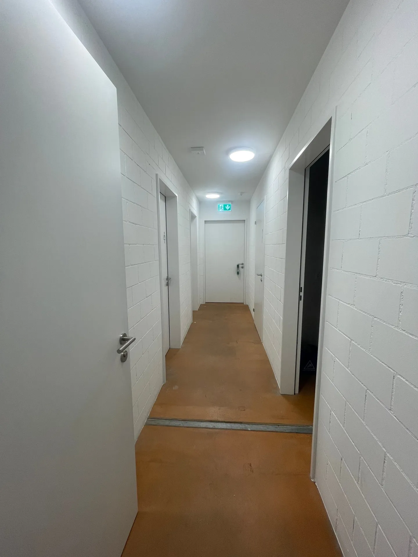 Spazio versatile in affitto per un pop-up store su Thurgauerstrasse - Foto 8 di 8