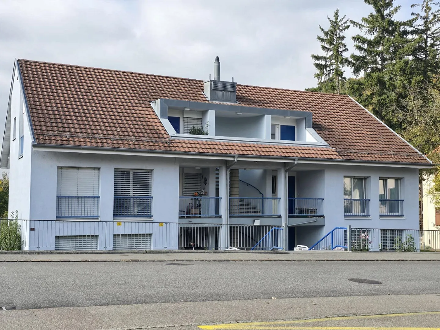Charmante Dachwohnung in Lausen - Foto 1 von 16