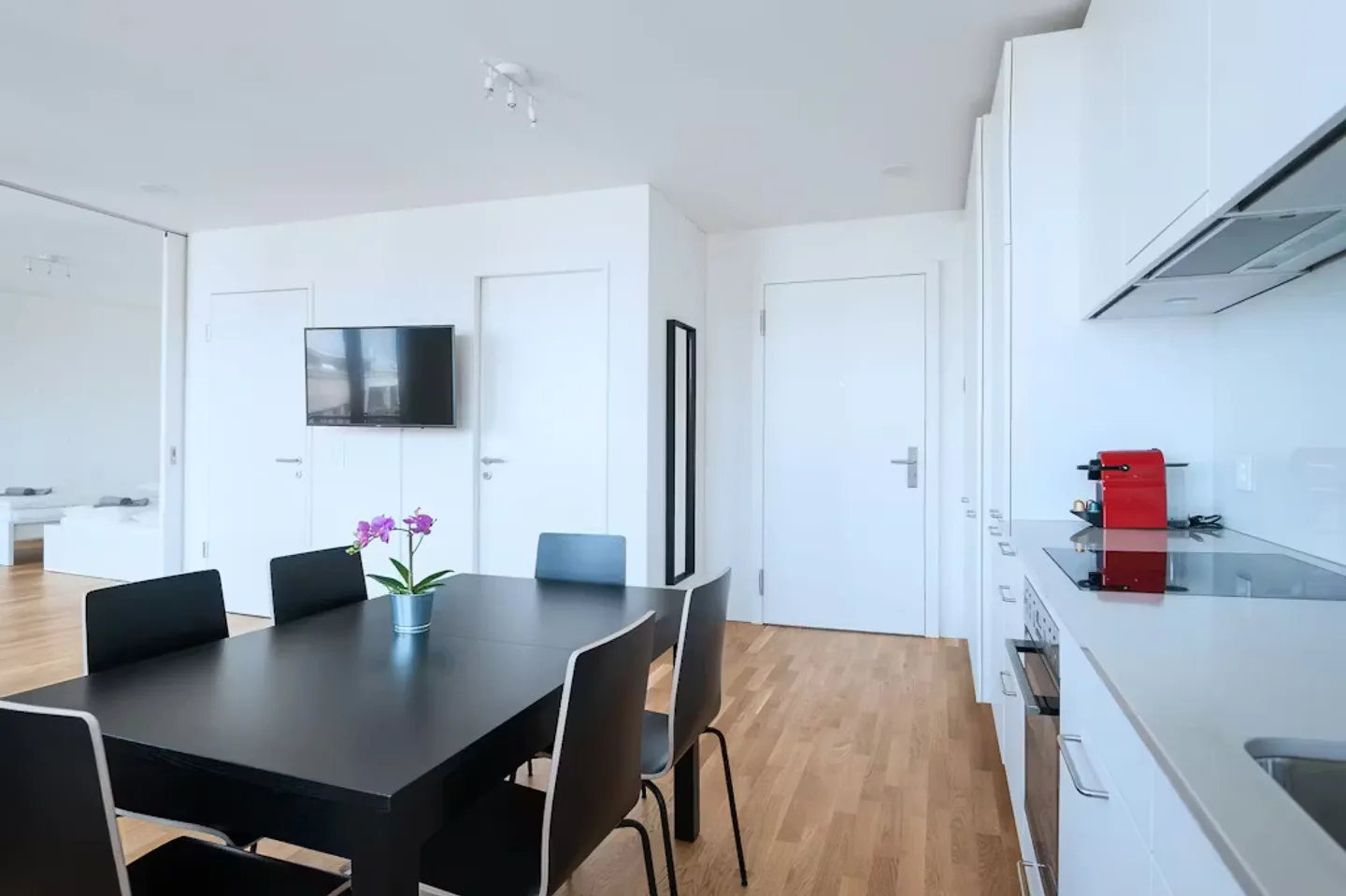 Charming Basel Apartment - Photo 4 of 10