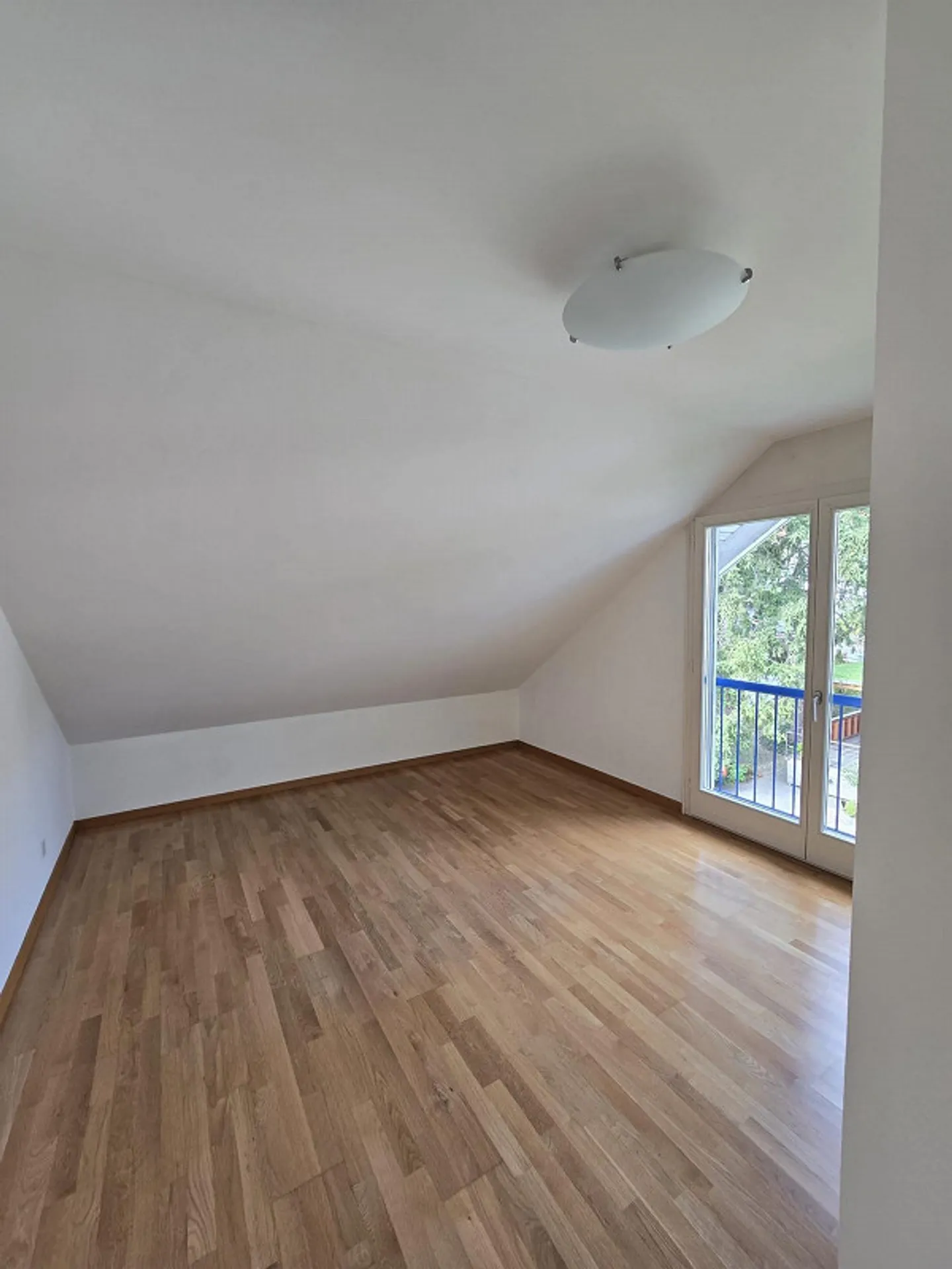 Charmante Dachwohnung in Lausen - Foto 5 von 16