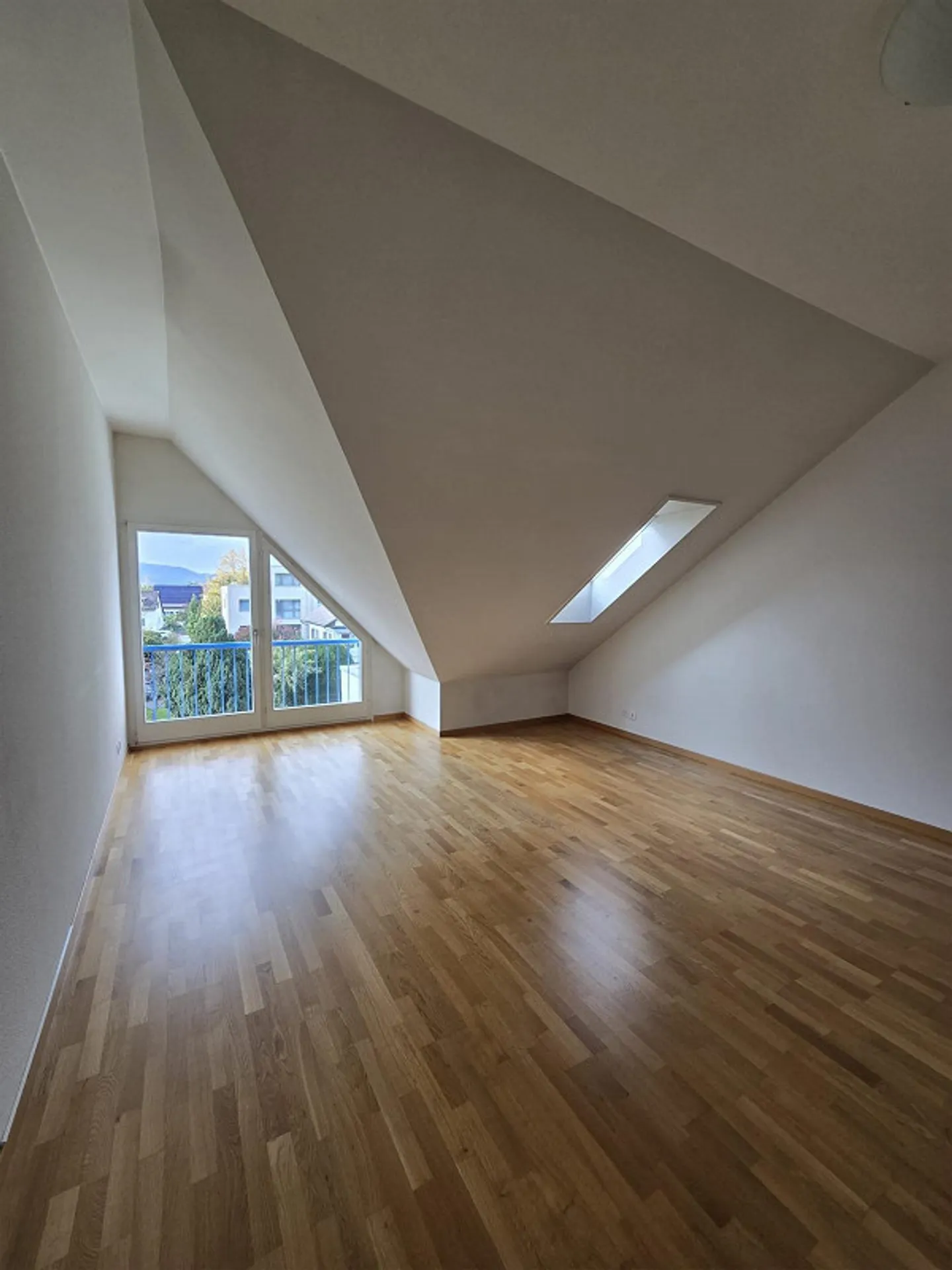 Charmante Dachwohnung in Lausen - Foto 12 von 16