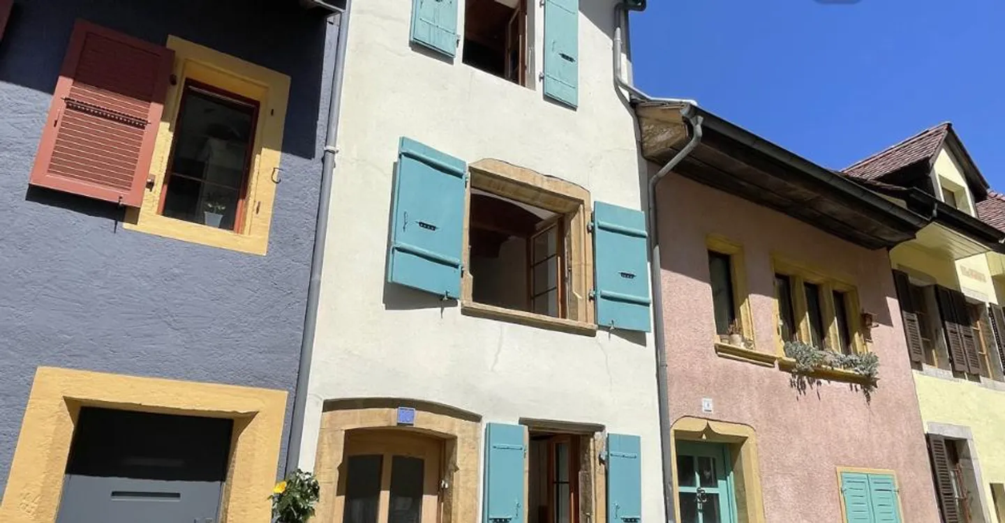 Cressier (in the Center of the Historic Village), charming 3-room terraced house - Photo 1 of 15