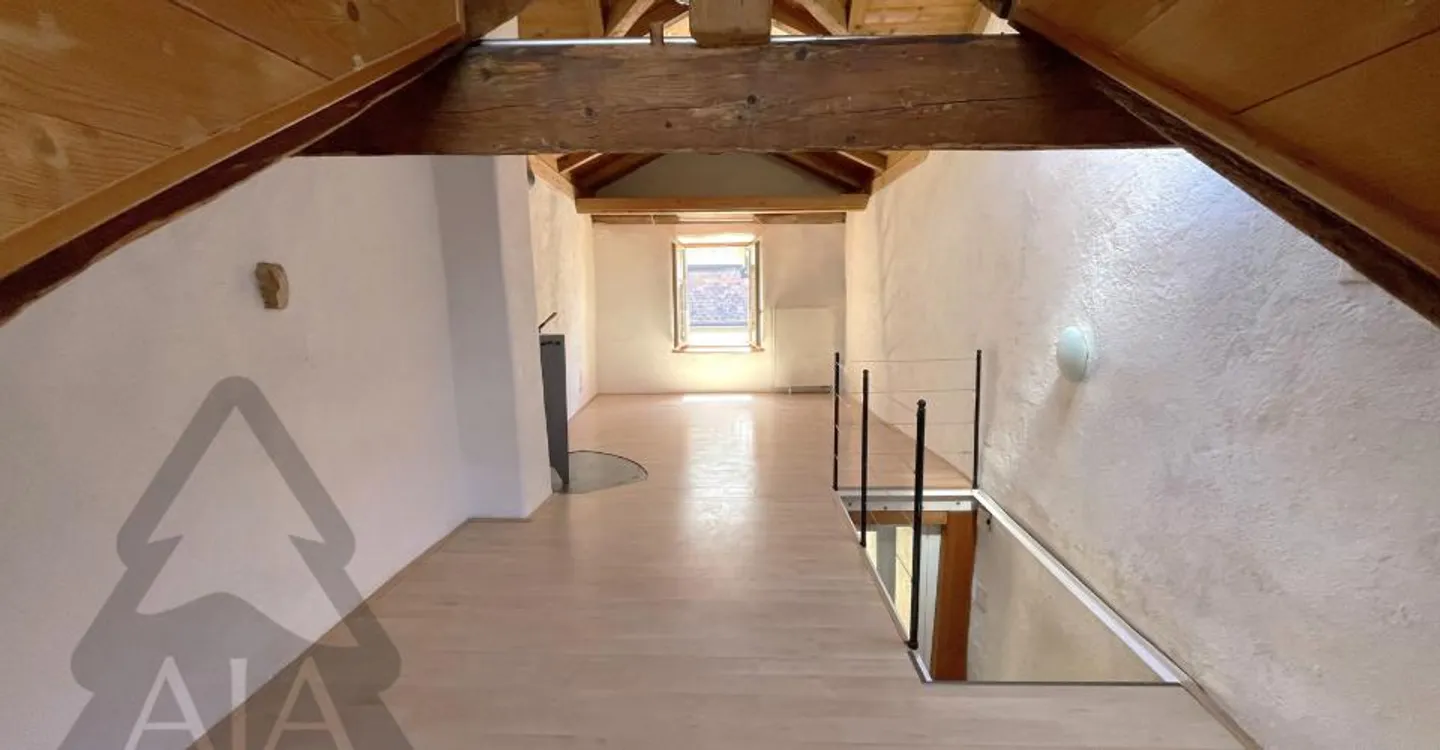 Cressier (in the Center of the Historic Village), charming 3-room terraced house - Photo 3 of 15