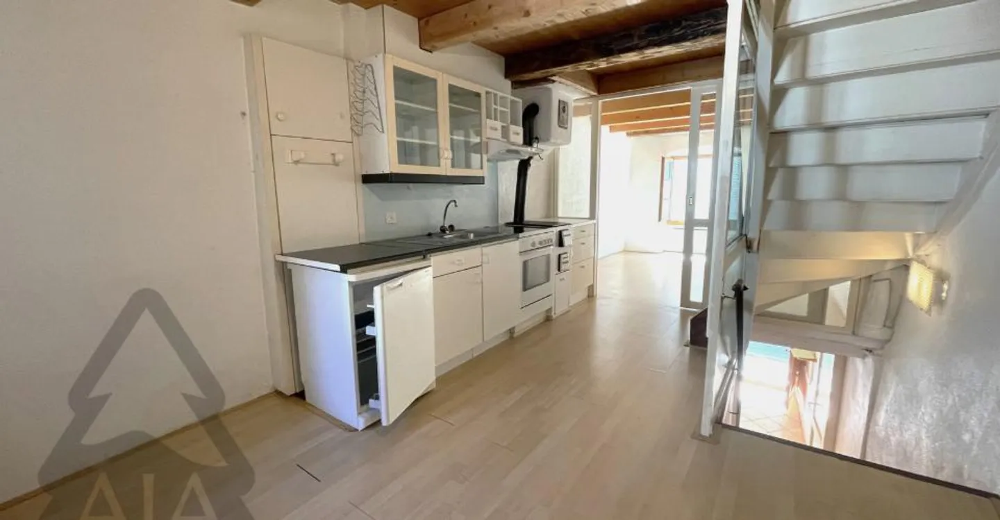 Cressier (in the Center of the Historic Village), charming 3-room terraced house - Photo 6 of 15