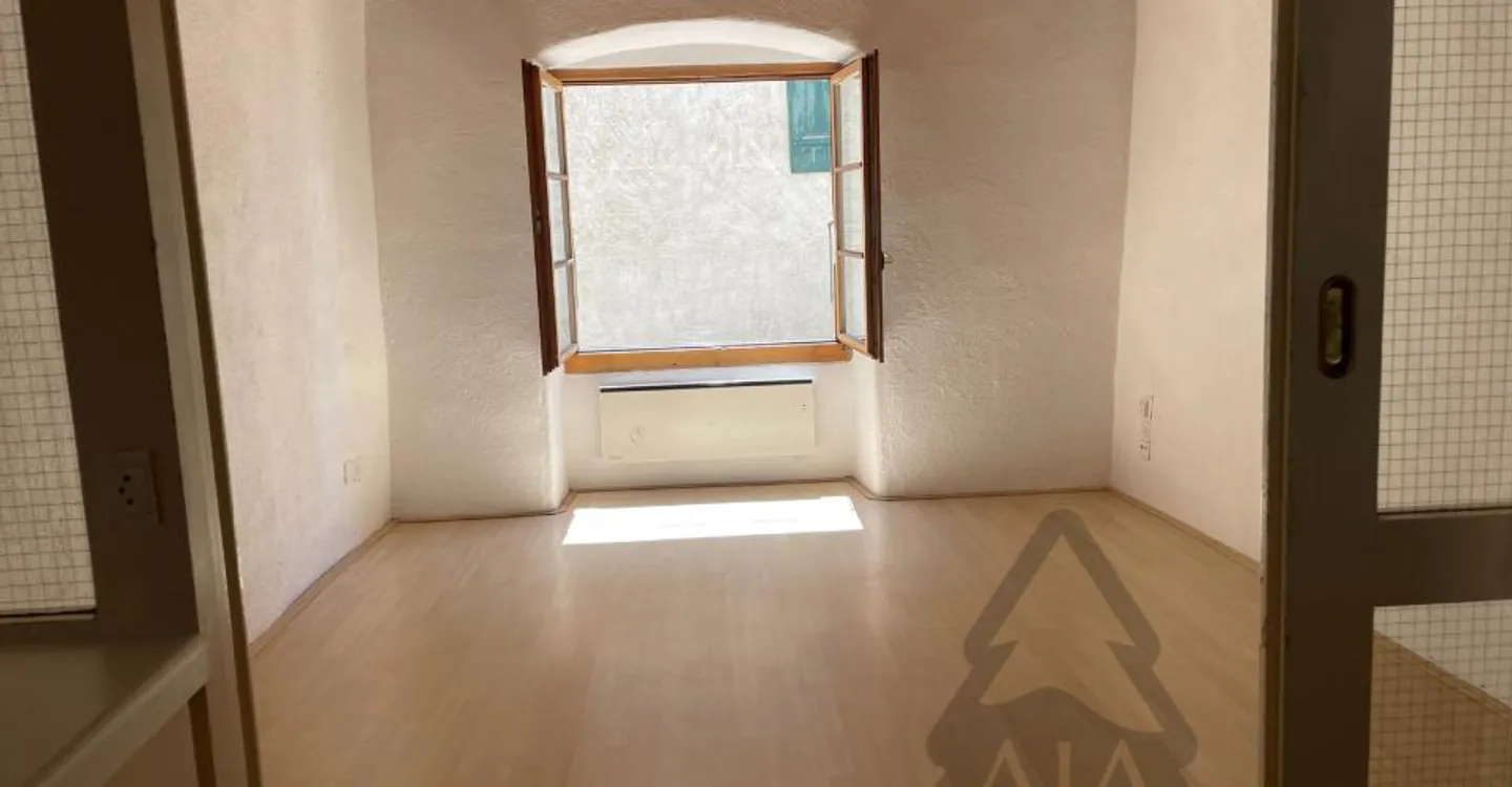 Cressier (in the Center of the Historic Village), charming 3-room terraced house - Photo 9 of 15