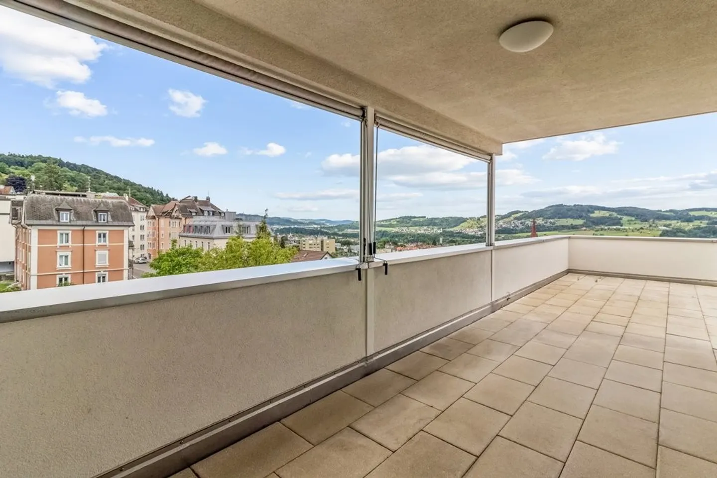 Appartamento 2.5 camere affascinante - Foto 4 di 12