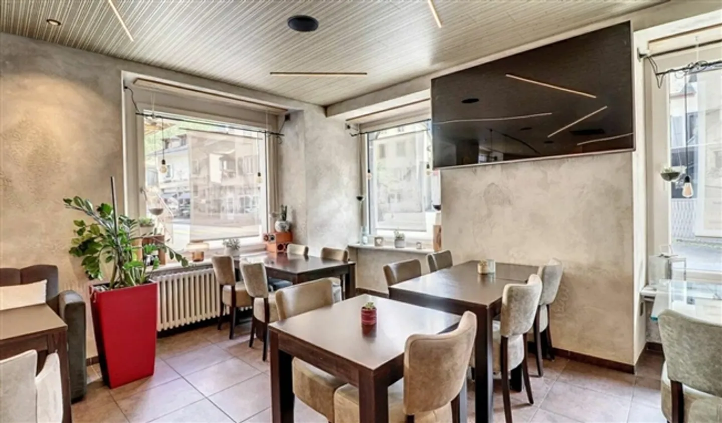 Residential and Commercial Building in Bex - Photo 9 of 20