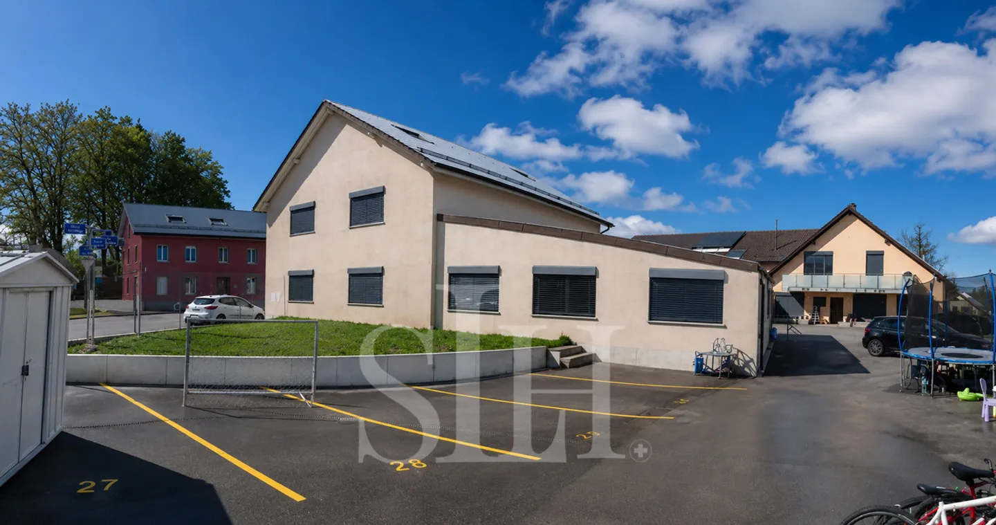 Yield building consisting of 3 apartments - - Photo 1 of 1