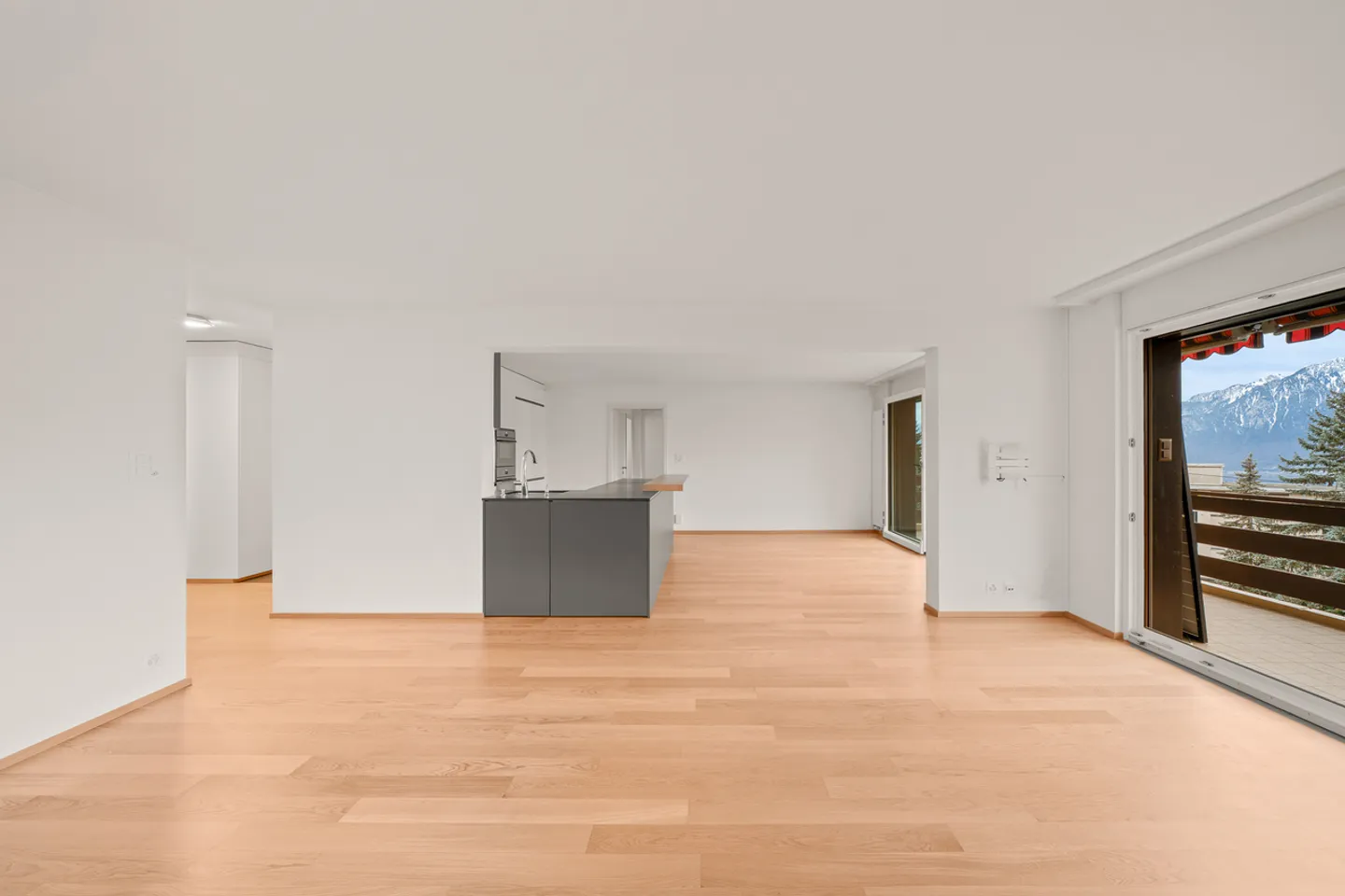 Geräumige Wohnung mit Seeblick - Foto 3 von 14