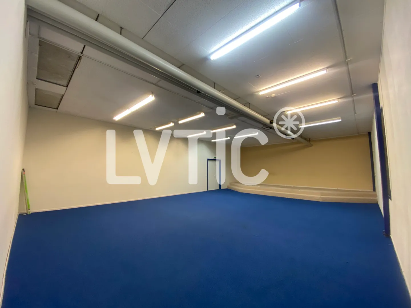 Atelier, dépôt, locaux de 395 m2 divisibles à louer à Ecublens - Photo 9 sur 10