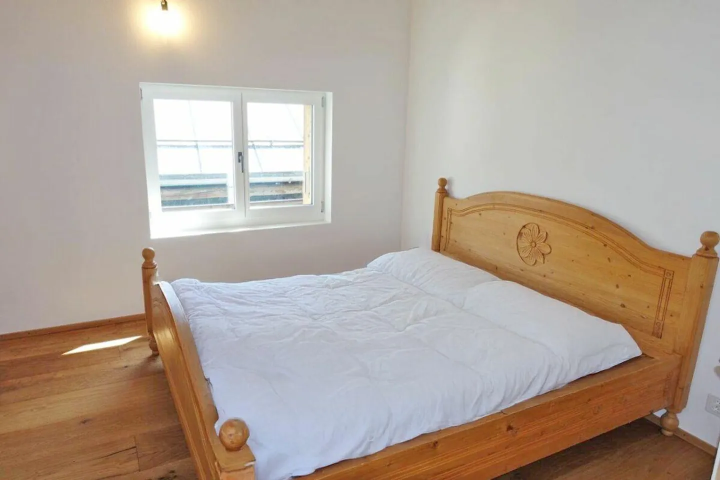4.5-Zimmer-Wohnung Nr. 2 in einem historischen Zweifamilienhaus in Luven - Foto 4 von 6