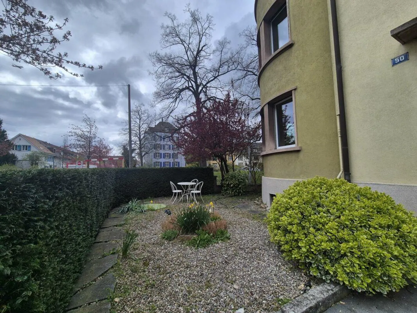 2-room apartment on the ground floor - Photo 2 of 9