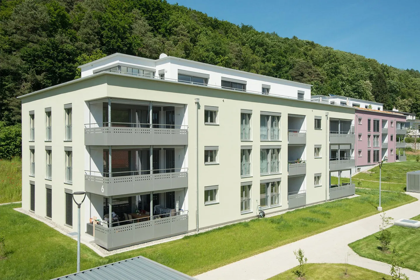Moderne Wohnung mit Balkon - Foto 9 von 9