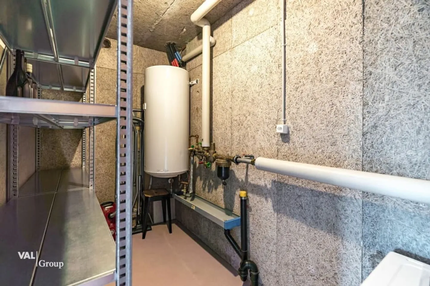 Dein Rückzugsort über dem Rhonetal - Foto 6 von 8