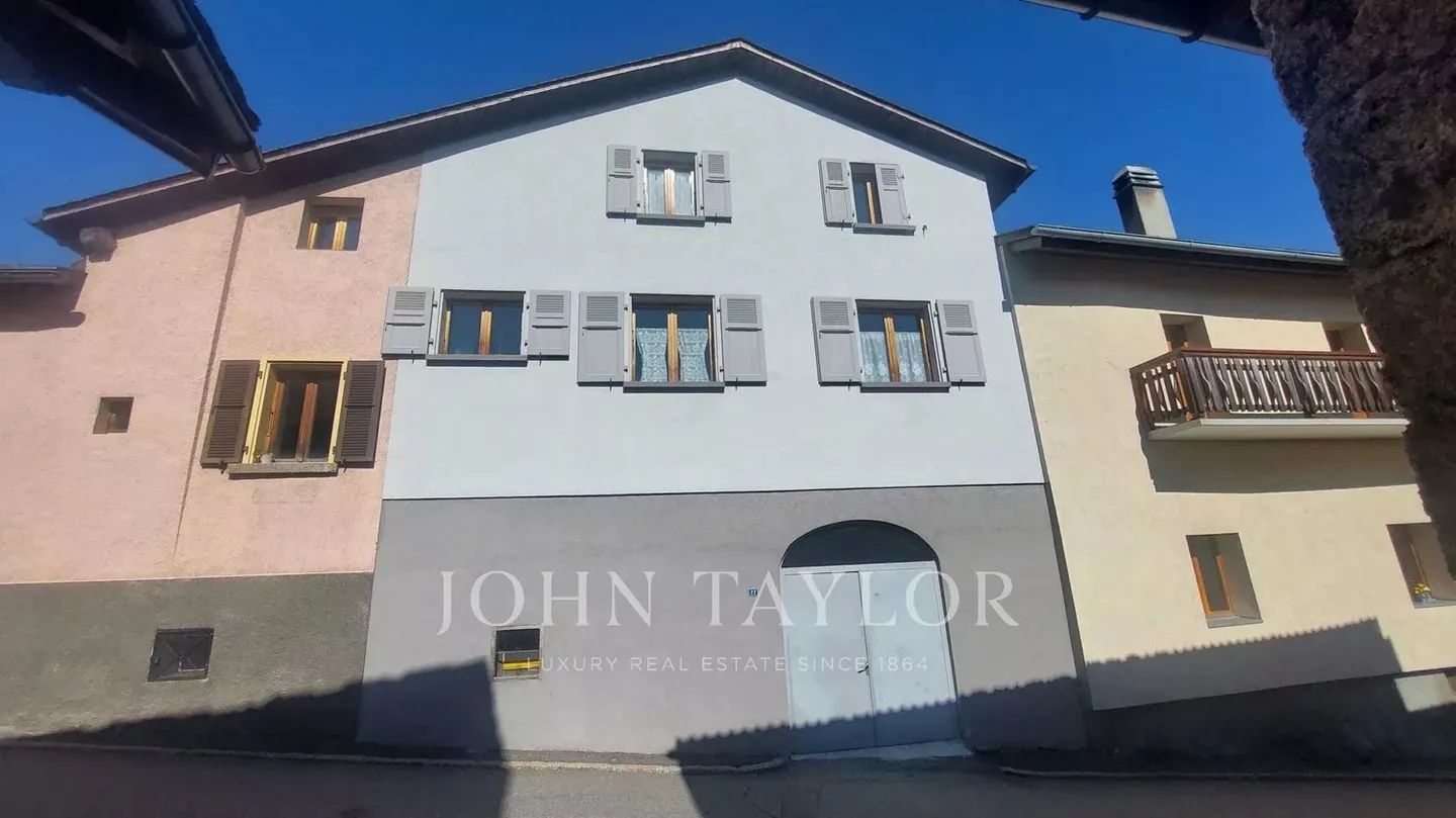 Opportunité - Triplex avec 4 Chambres à Rénover - Photo 9 sur 10