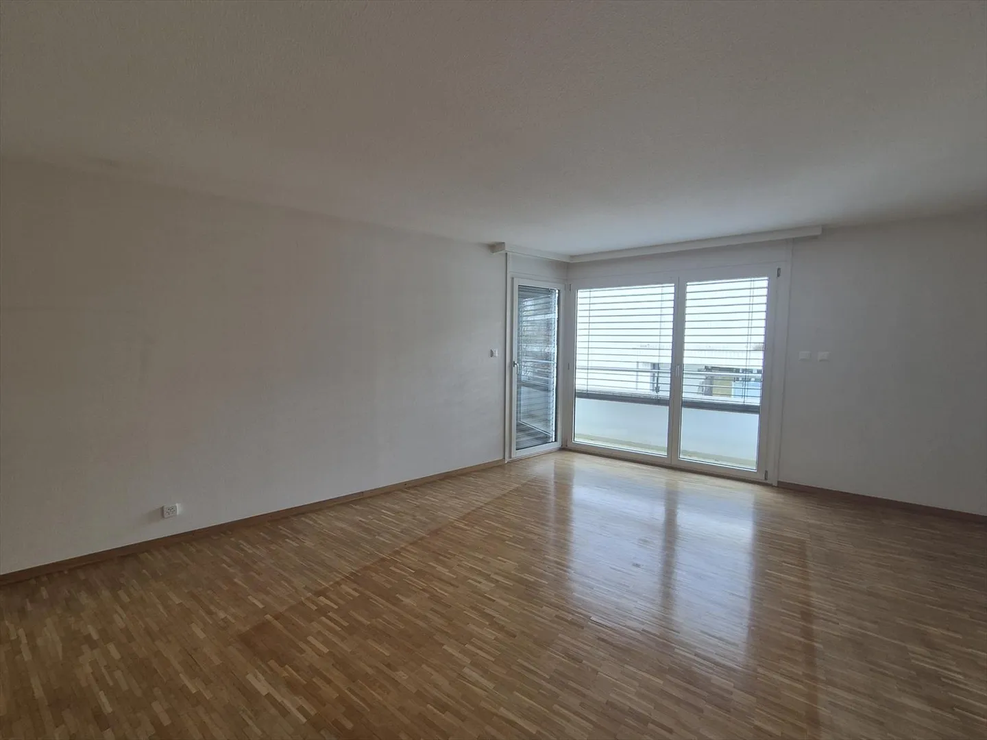 Appartement rafraîchi de 3,5 pièces, 5ème étage, env. 97  m2 - Photo 3 sur 5