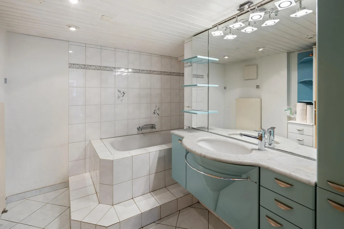 HISTORICAL JEWEL WITH GREAT DEVELOPMENT POTENTIAL IN A TOP LOCATION - Photo 5 of 39