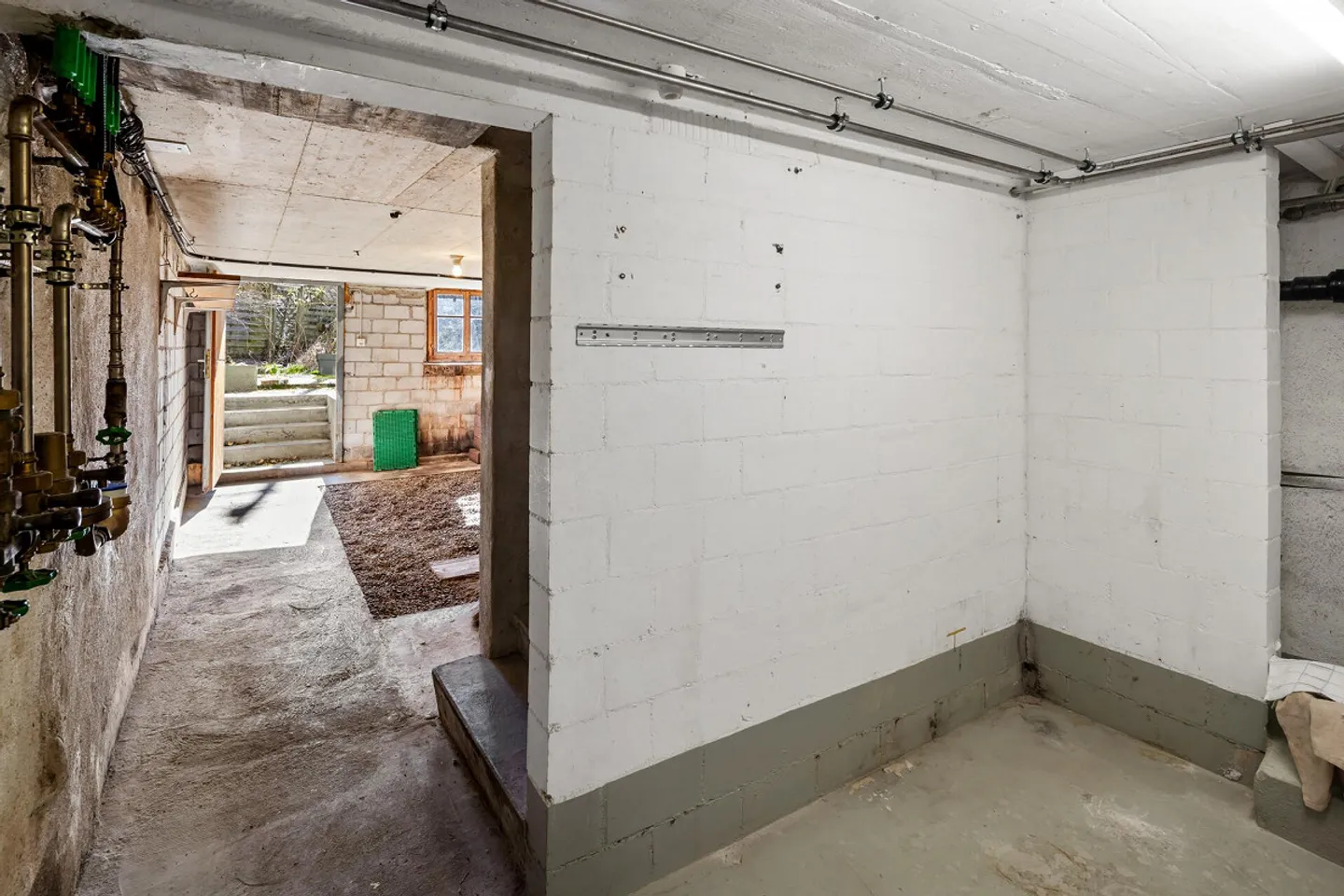 HISTORICAL JEWEL WITH GREAT DEVELOPMENT POTENTIAL IN A TOP LOCATION - Photo 17 of 39