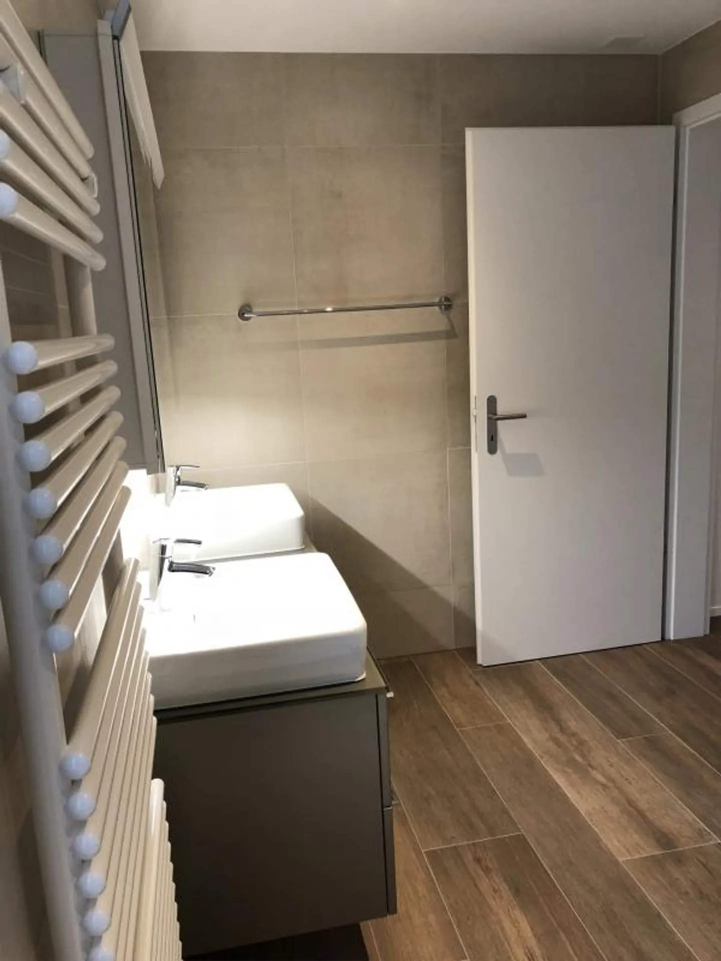 4,5 pièces (128m2) avec terrasse et belle vue - Photo 4 sur 24